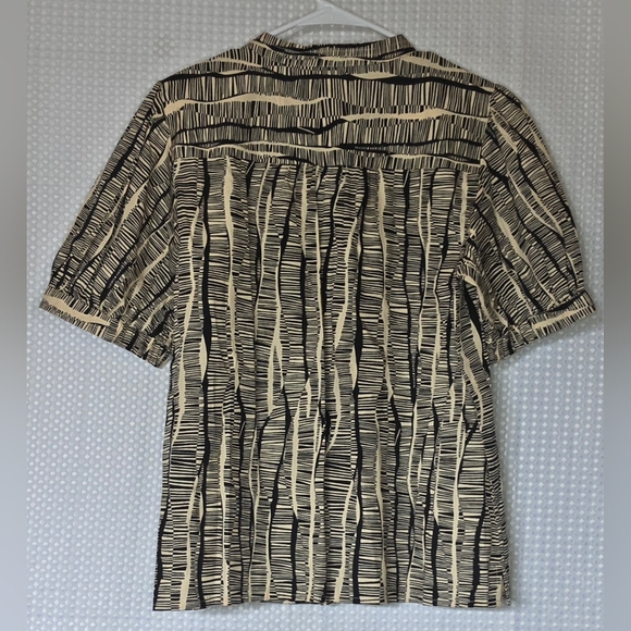 Neutral Abstract Blouse Business Casual Chic Work to Weekend Flowy Layering Top - Picture 8 of 9